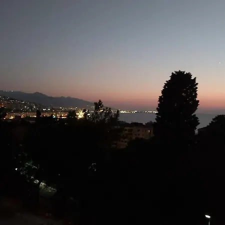 Stylish Triplex In The Heart Of Apartment Izmir