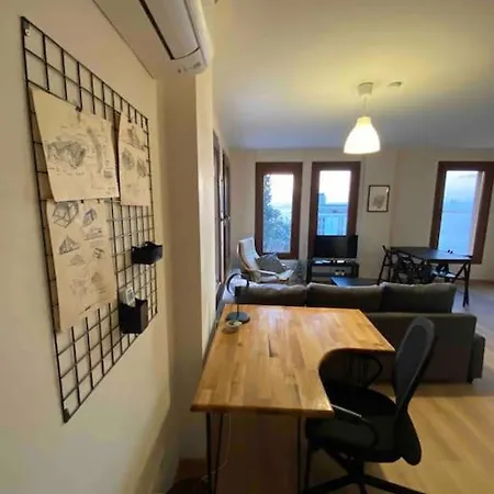 Stylish Triplex In The Heart Of Apartment Izmir